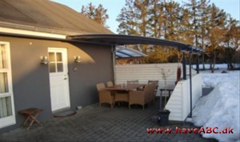Dansk Carport Design Hos Dansk Carport specialdesigner vi en havepavillon, så den matcher dine behov, brug – og selvfølgelig også budget!