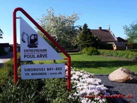 Poul Arve
Vi har i over 15 år udført entreprenøropgaver inden for bl.a.jord, nedbrydning, snerydning/saltning, vand, varme, kloak, dræn, kabel, haver, pool samt flise- og belægningsopgaver for private.