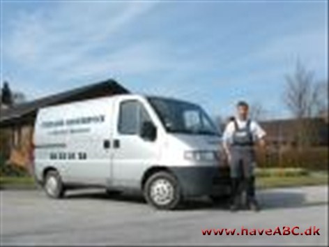 Syddjurs Haveservice Syddjurs Haveservice udfører en bred vifte inden for haveservice: Plæneklipning, hækkeklipning, træfældning, flisehugning, fræsning og andet forfaldent arbejde